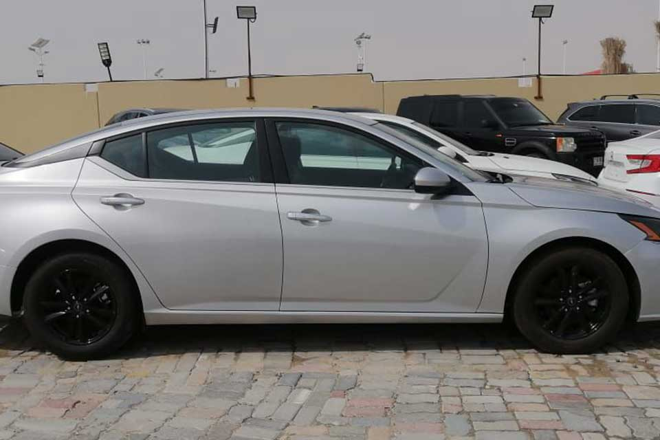 NISSAN ALTIMA S