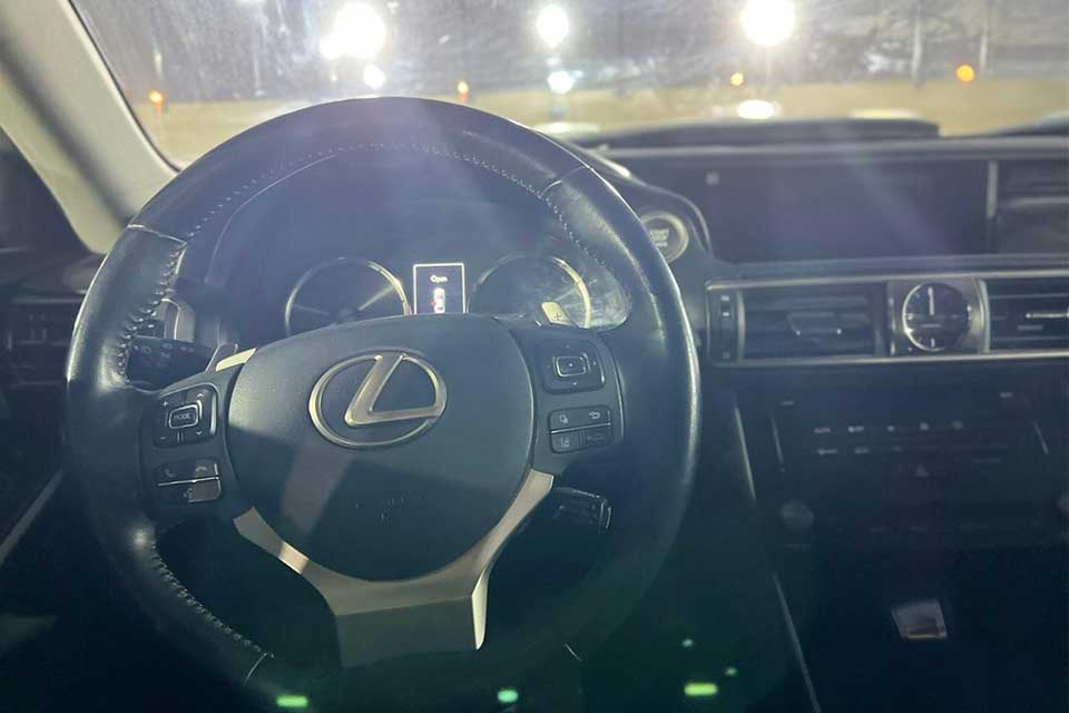 LEXUS 1S300